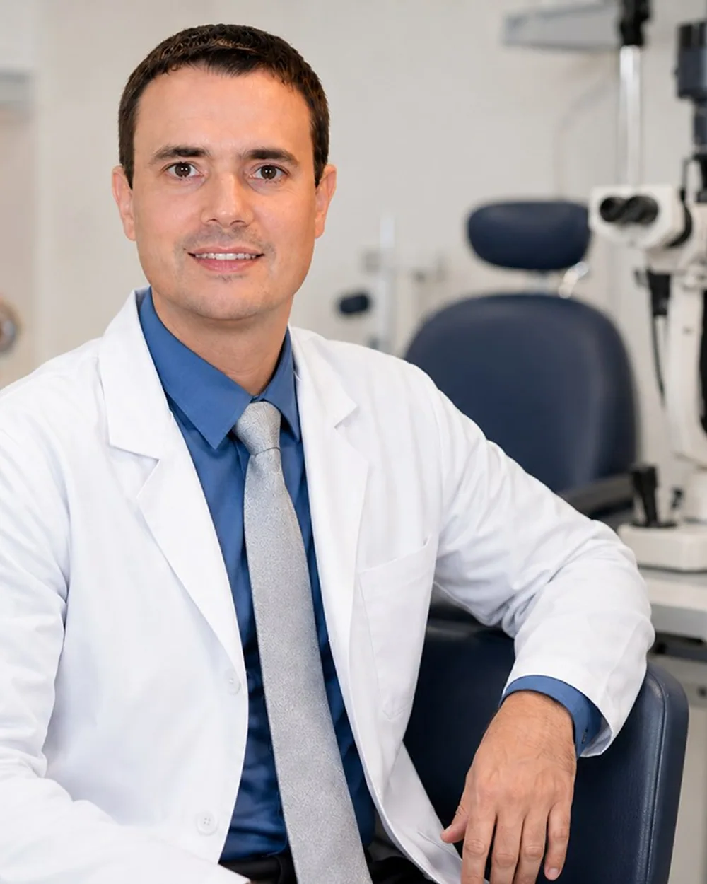 Retrato do oftalmologista Dr. Aislan Saraiva